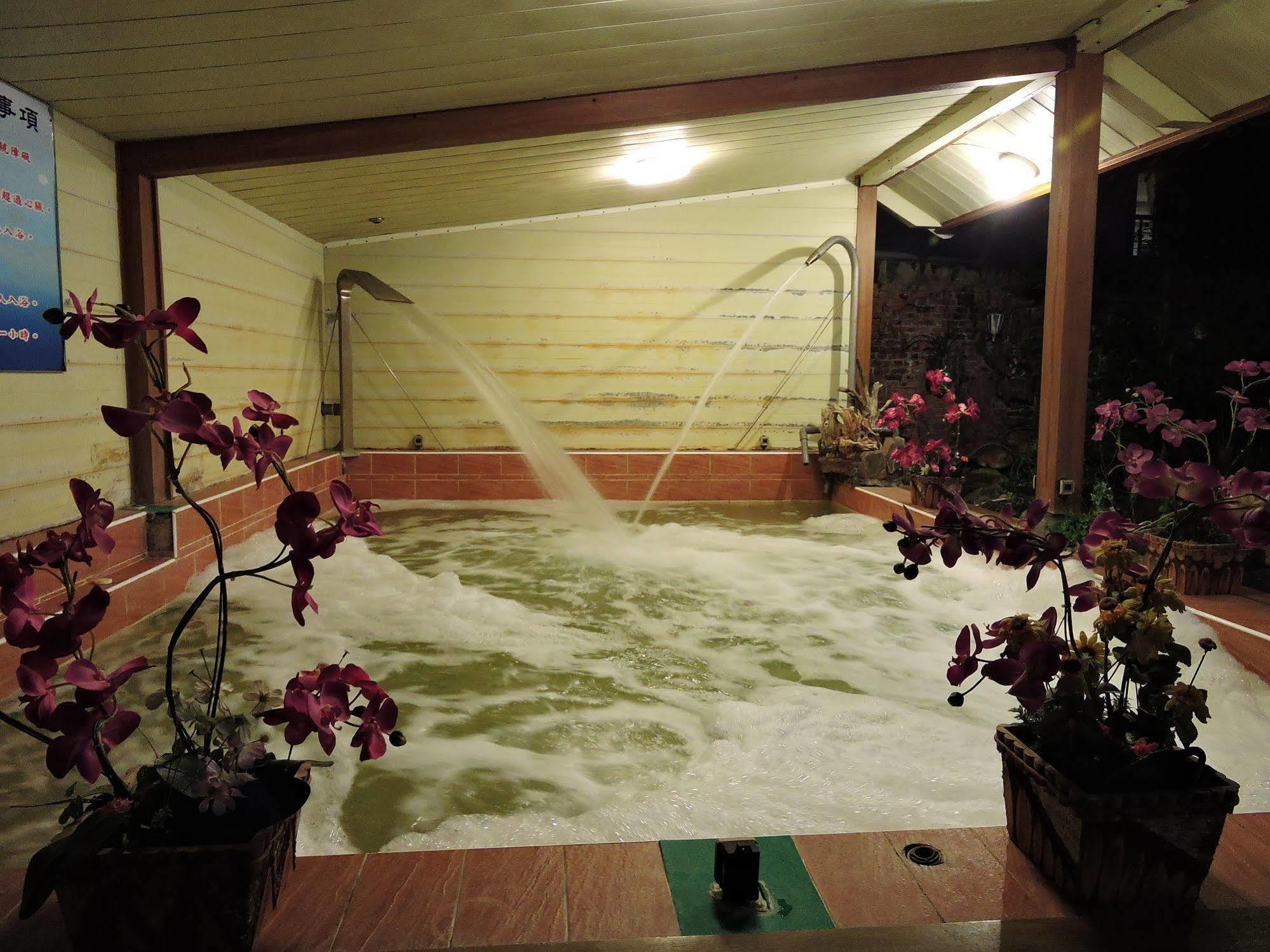 Longchi Hot-Spring Hotel Jiaoxi Dış mekan fotoğraf